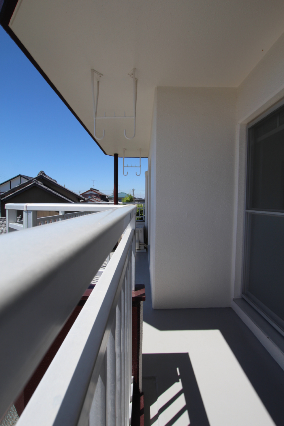 お部屋に沿った広いバルコニー