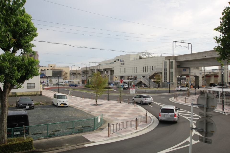 遠鉄上島駅前は整備され送迎レーンが造られた。