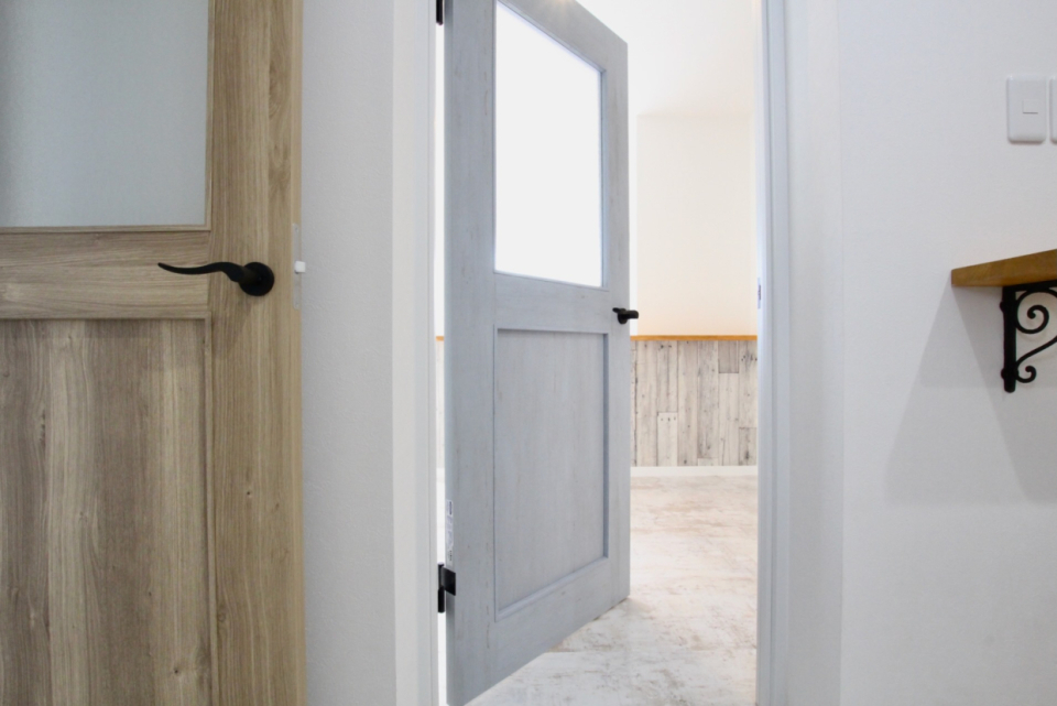 建具のおしゃれさもこのお部屋の魅力です