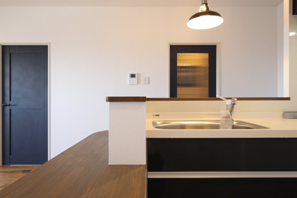 カウンターがキッチンをぐるっと囲っているのがとても便利