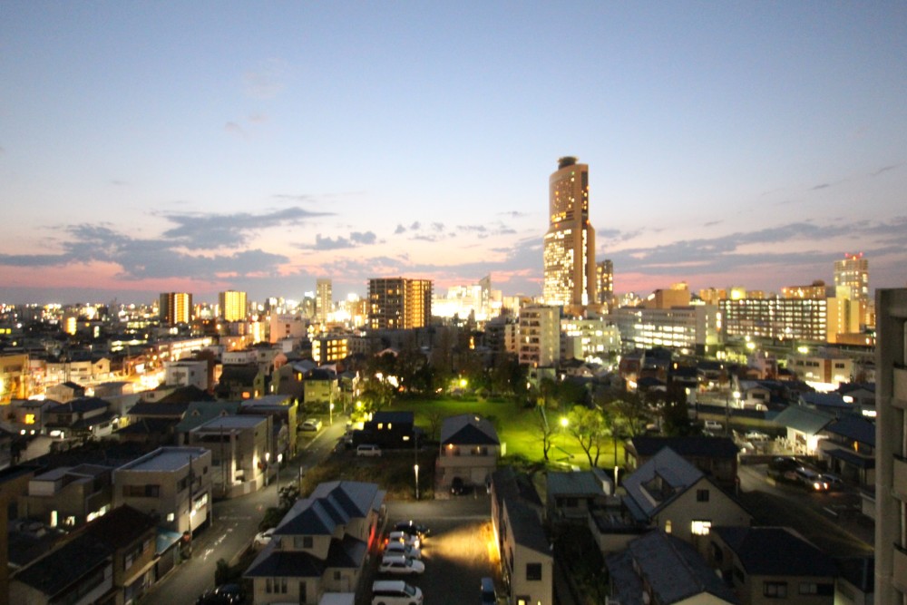 建物10階から。これで駅まで近さ分かるかな...。