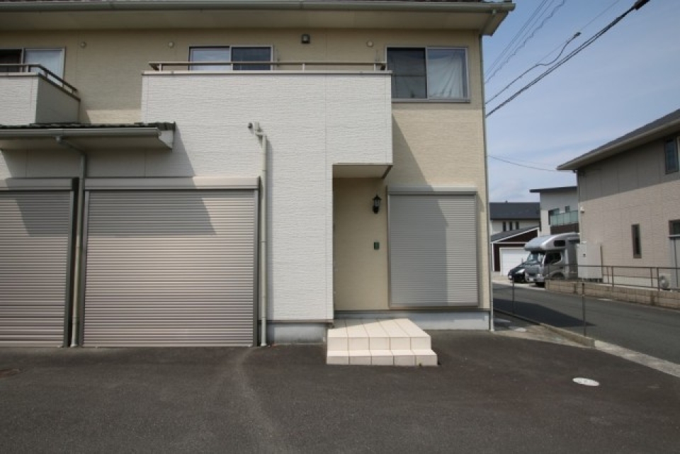 今回のお部屋は道路沿い