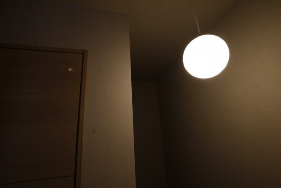 廊下の丸ランプが素敵