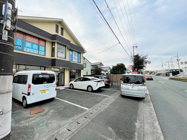 幹線道路沿いの立地です。