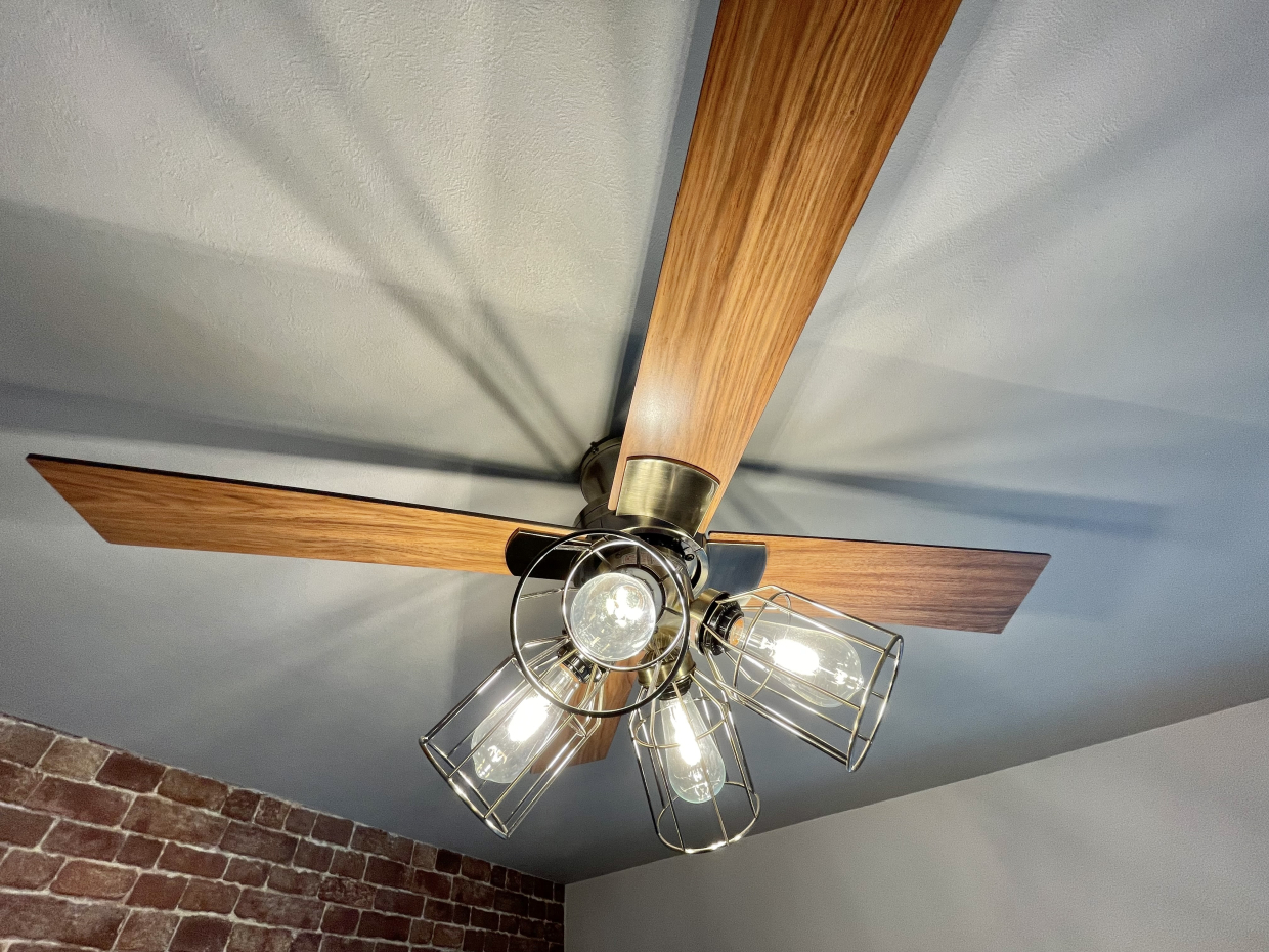 シーリングファンの陰がおしゃれ