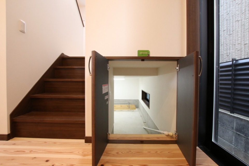 1階の収納を開けると。。