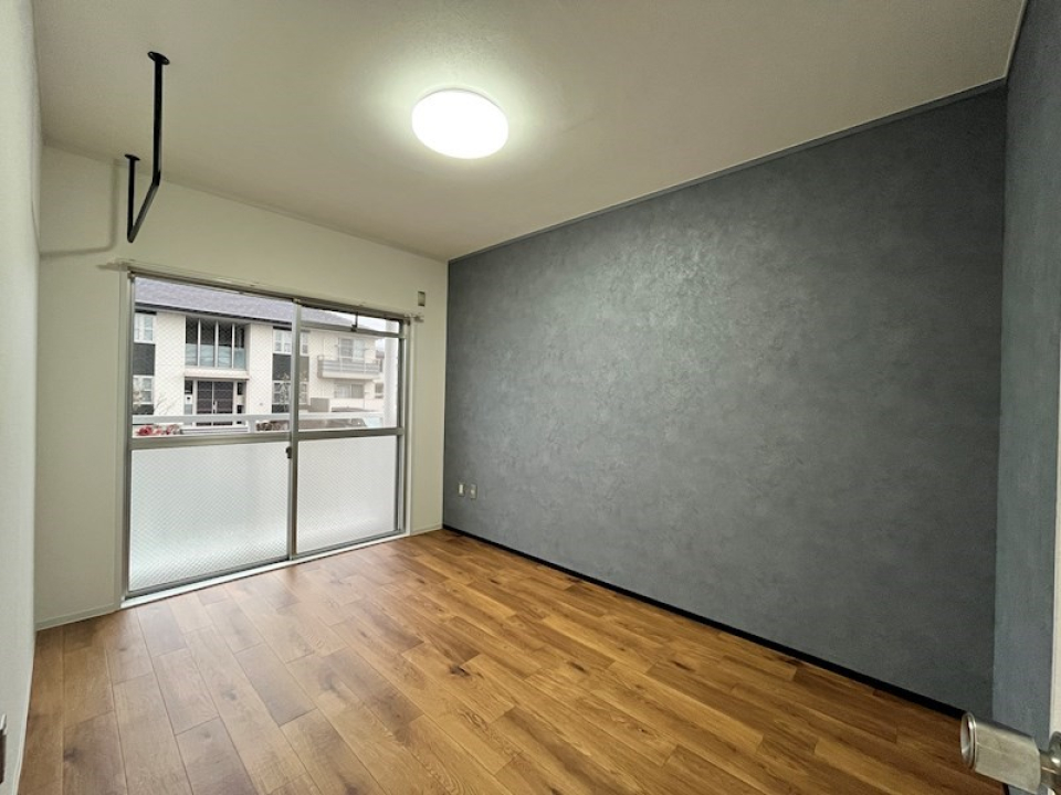 こちらは6帖の洋室