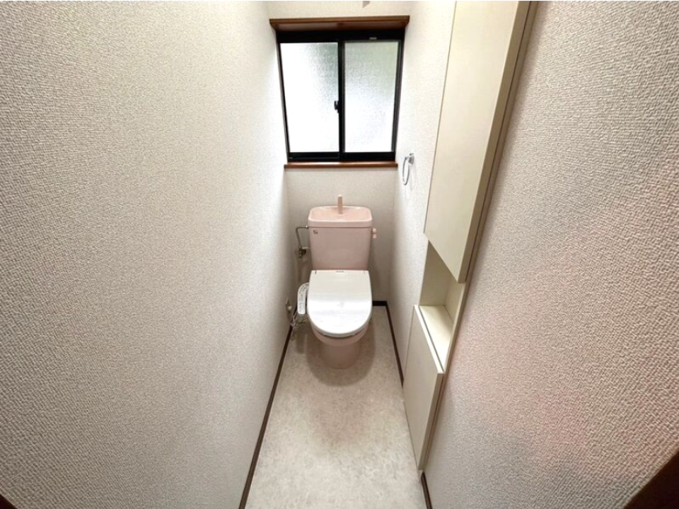 トイレは1，2階両方に完備