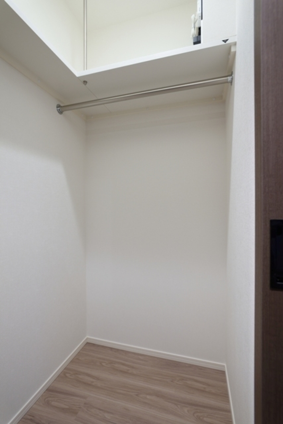7.5帖のベッドルームからはウォークインクローゼットにアクセスが可能です。※写真は同タイプ住戸です。