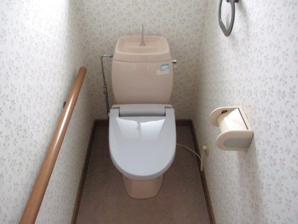 トイレは1階と2階の2ヶ所に設置されています