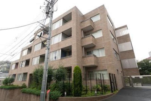 ４階建ての低層マンションです