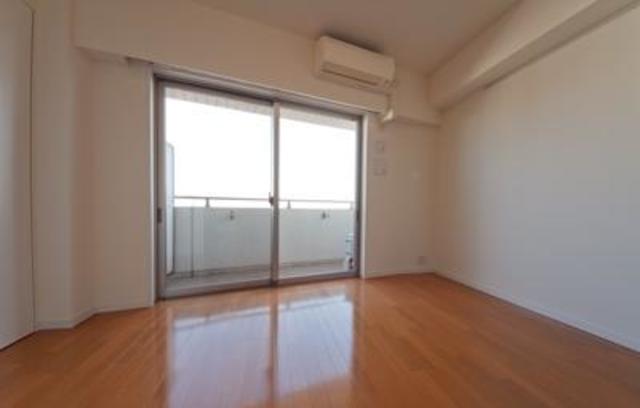 奥の洋室も5.8帖
※写真は同タイプ住戸です。