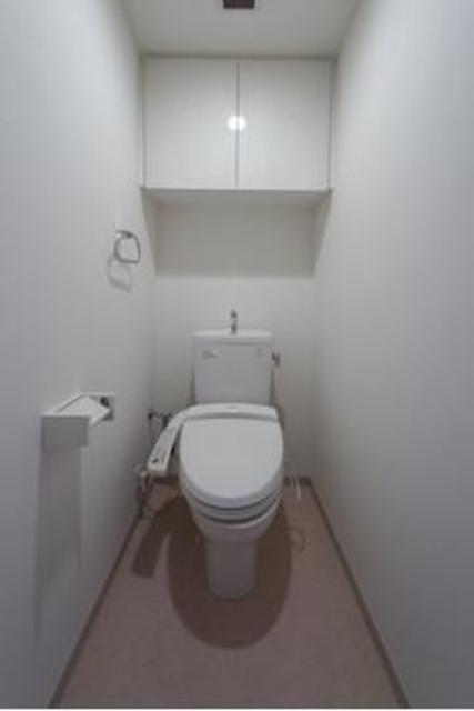 トイレは収納付き
※写真は同タイプ住戸です。