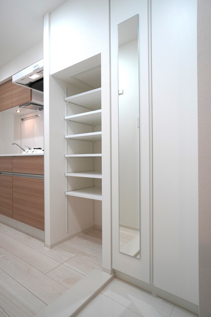 お出かけ前の身だしなみチェックも出来ます！
※写真は同タイプ住戸です。