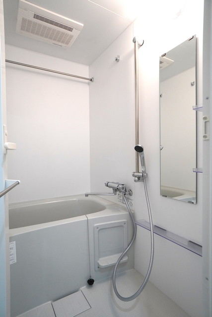 浴室乾燥機もしっかり付いたお風呂です！
※写真は同タイプ住戸です。