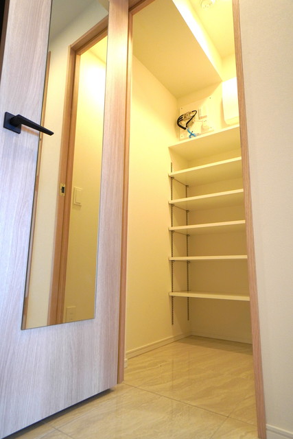見て見て！夢のシューズインクローゼットありますよー！

※写真は同タイプ住戸です。