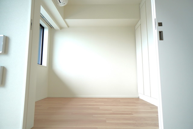 ベッドルームもたっぷり収納できる設計なんです！
※写真は同タイプ住戸です。