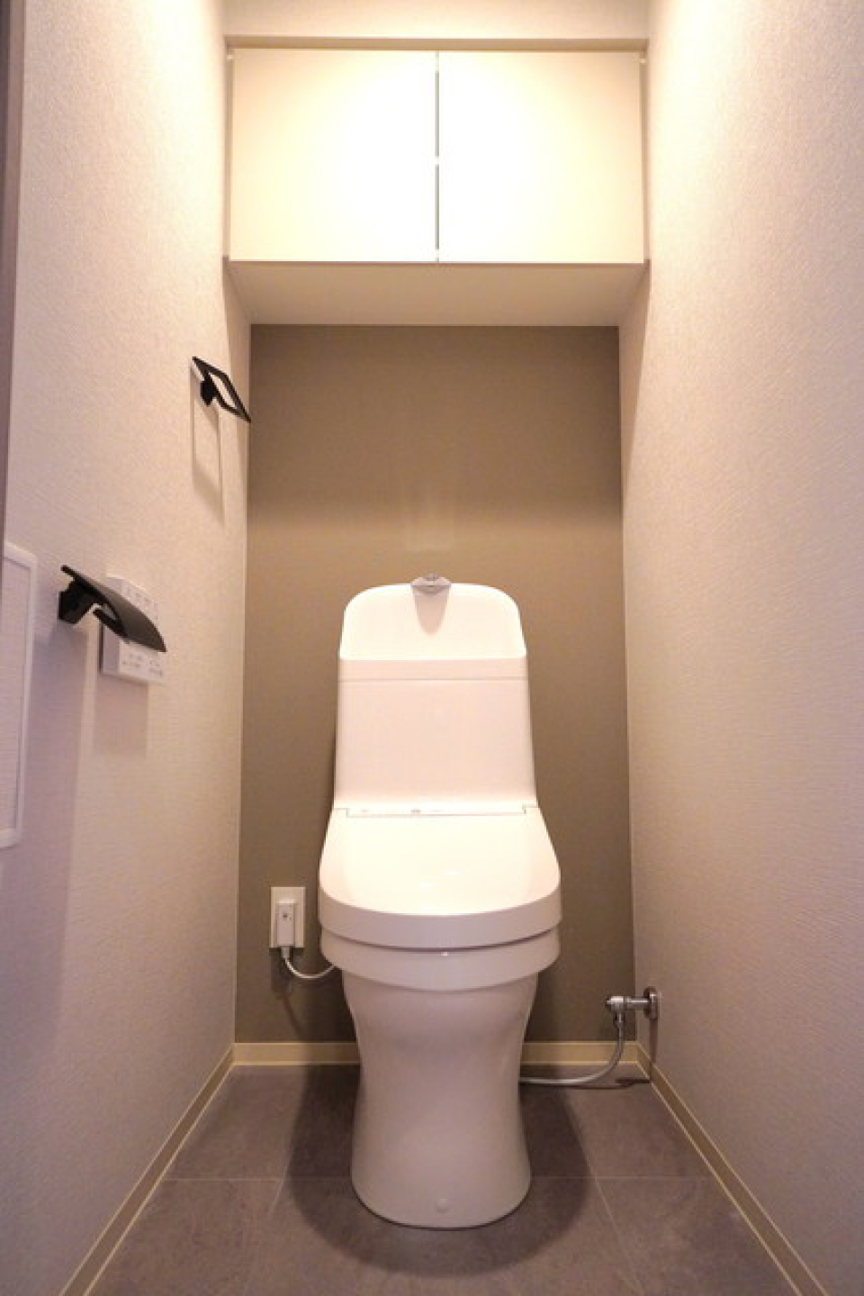 トイレに収納棚があるのは嬉しい！
※写真は同タイプ住戸です。