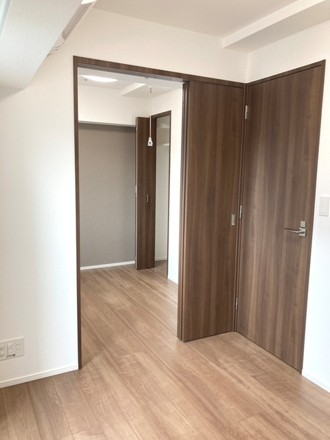 ３．７帖の洋室とつながります。※写真は同タイプ住戸です。