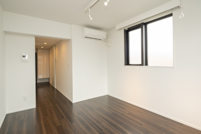 お洒落な部屋づくりが叶うブラウン×ホワイトのお部屋
※写真は同タイプ住戸です。