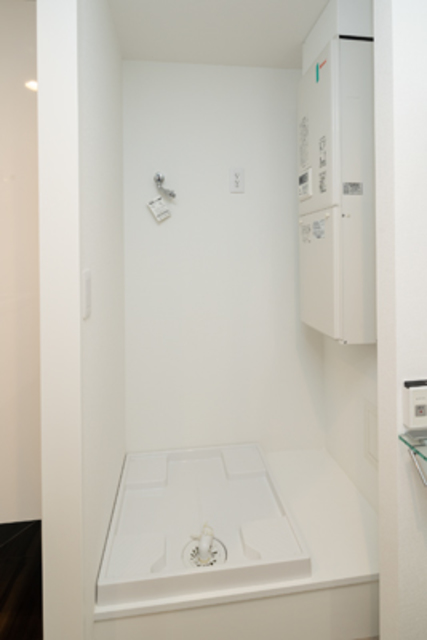 少し高さがあるので、ドラム式洗濯機だと取り出しやすそうですね。
※写真は同タイプ住戸です。