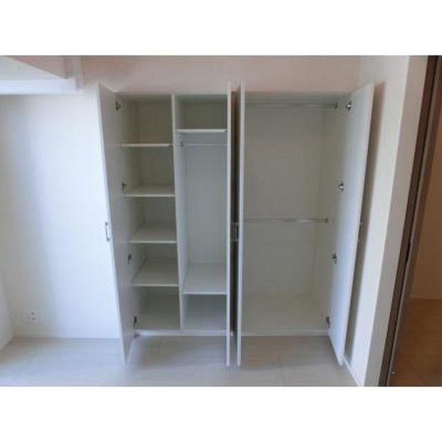 収納を開けたときの様子です。※写真は同タイプ住戸です。