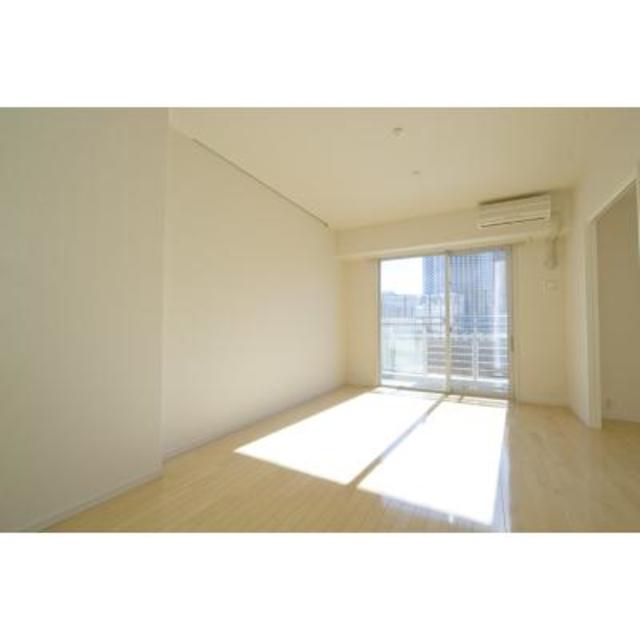 日の光り差し込む部屋
※写真は同タイプ住戸です。