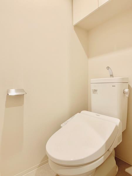 トイレは棚付き