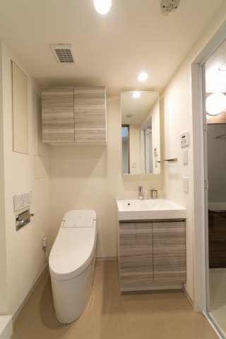 洗面とトイレは一体型