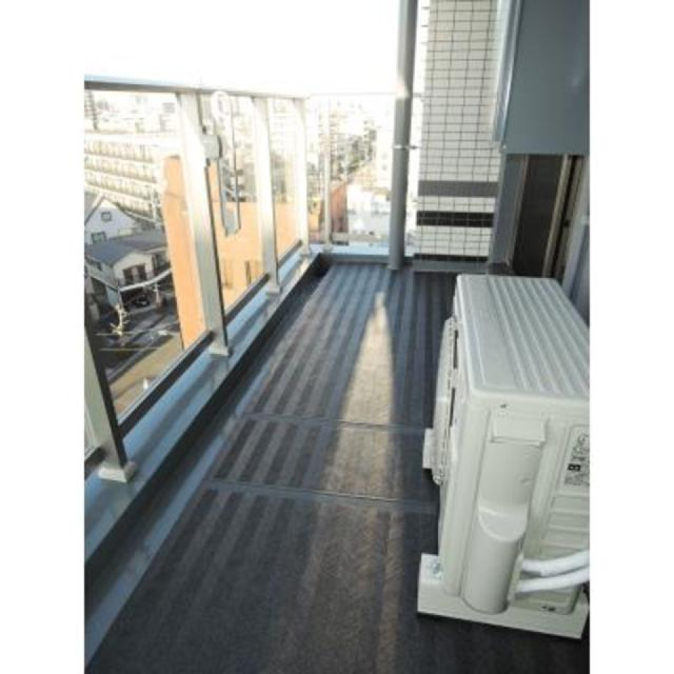 バルコニーの様子。※写真は同タイプ住戸です。