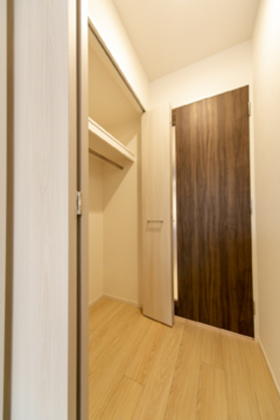 部屋にはクローゼットあります※写真は同タイプ住戸です。