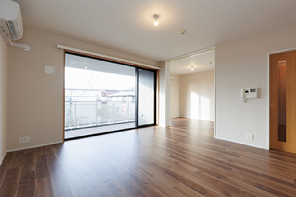 陽当たりが良く明るいLDK※写真は同タイプ住戸です。
