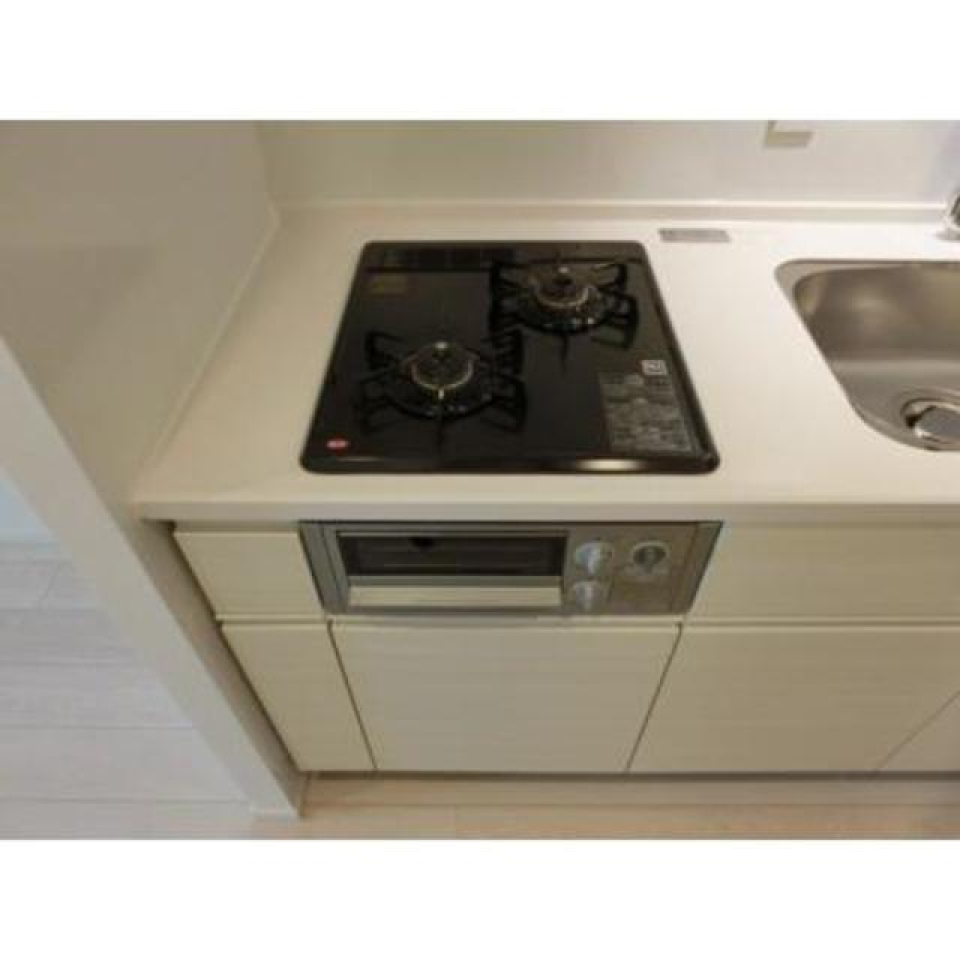 キッチンは2口コンロ
※写真は同タイプ住戸です。