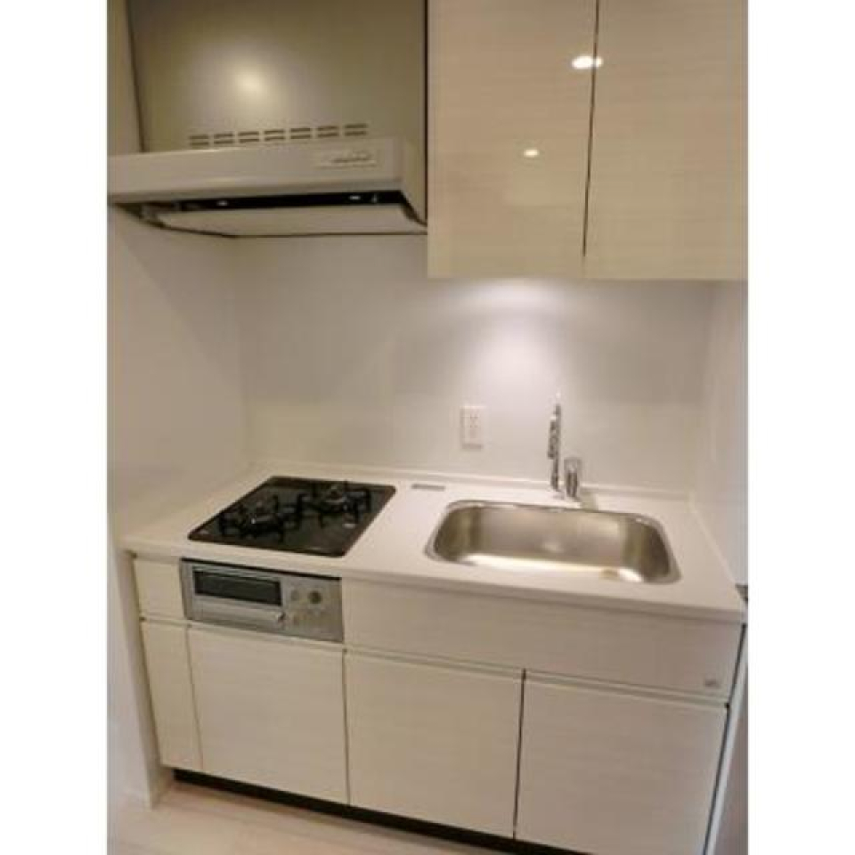 キッチンは真っ白
※写真は同タイプ住戸です。