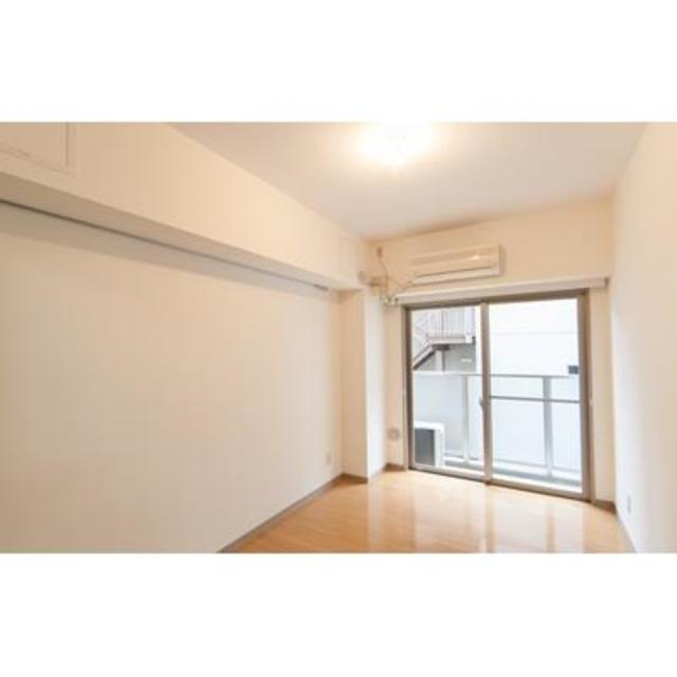 日当たりのいい明るい洋室
※写真は同タイプ住戸です。