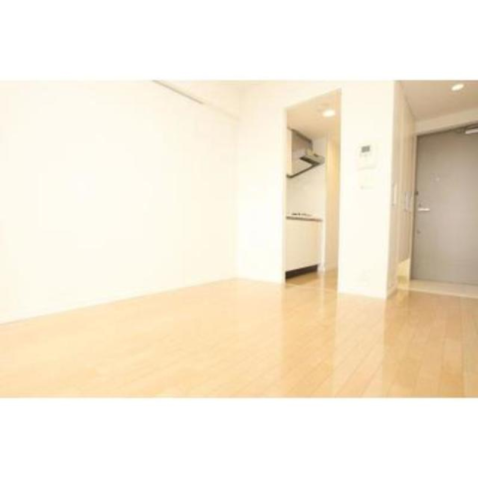 奥にキッチン
※写真は同タイプ住戸です。
