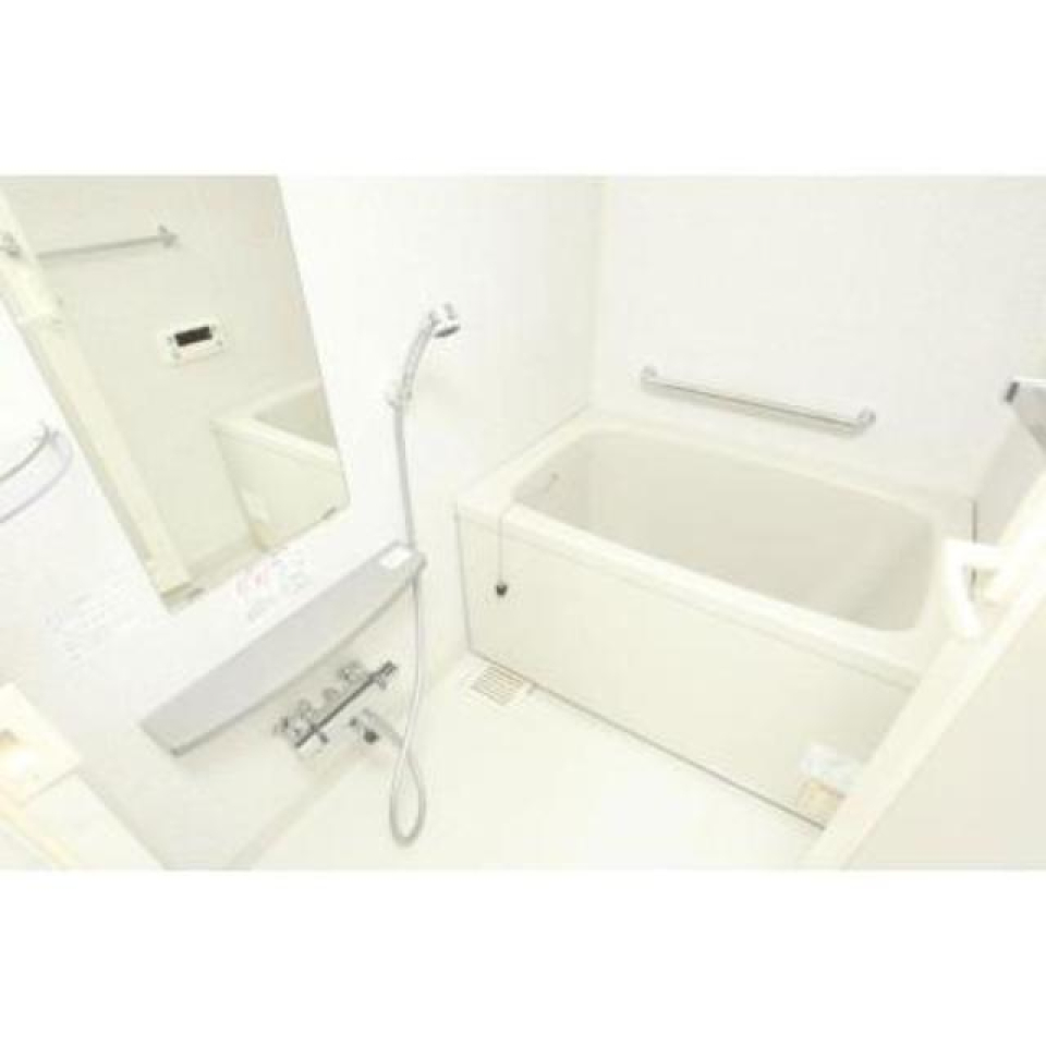 お風呂
※写真は同タイプ住戸です。