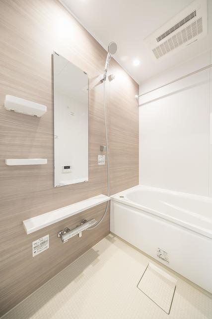 お風呂
※写真は同タイプ住戸です。