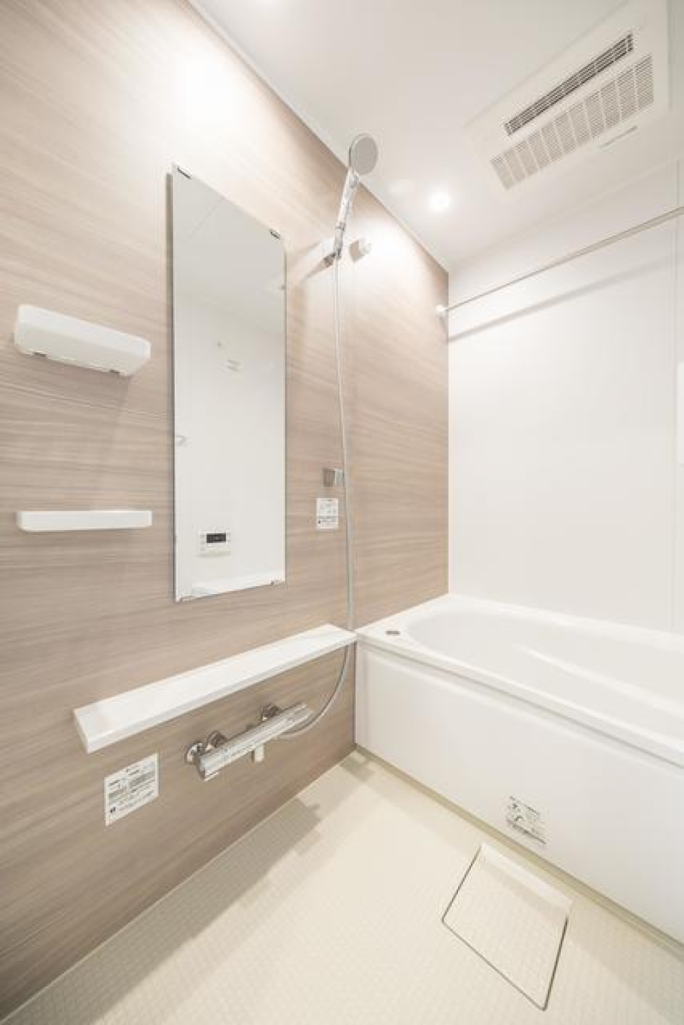 お風呂
※写真は同タイプ住戸です。