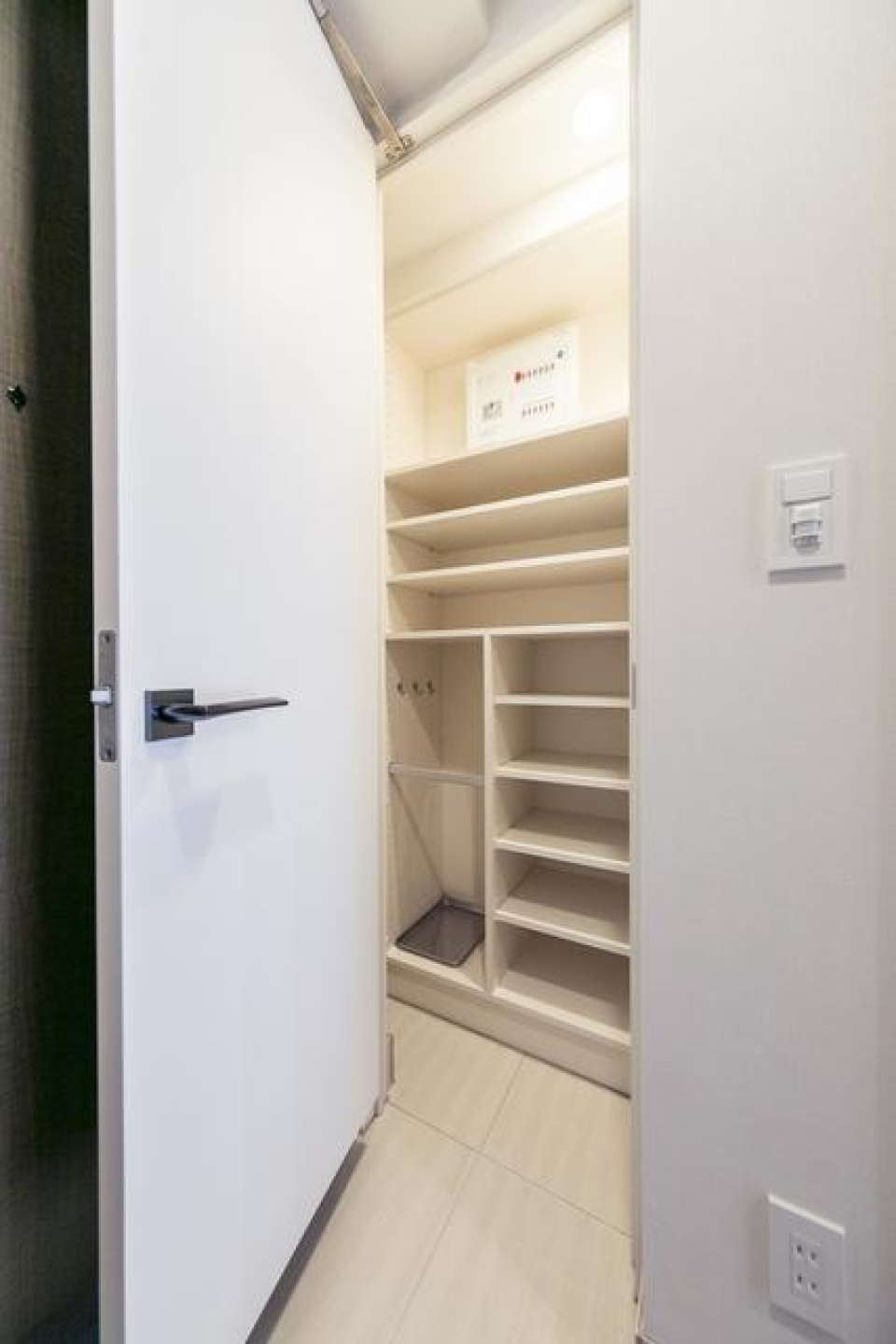 シューズクローゼットあります
※写真は同タイプ住戸です。