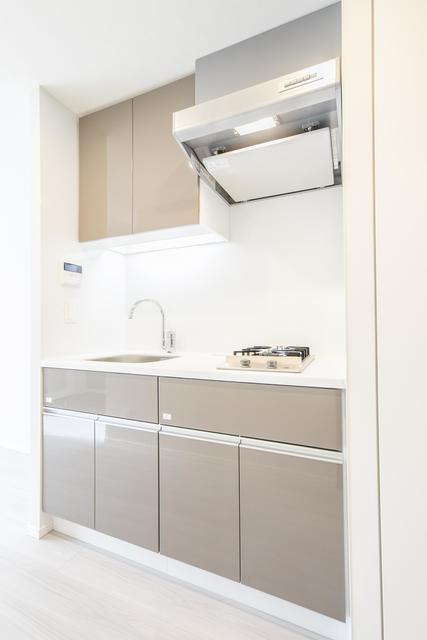 白を基調としたキッチンは清潔感のかたまりですね♪
※写真は同タイプ住戸です。