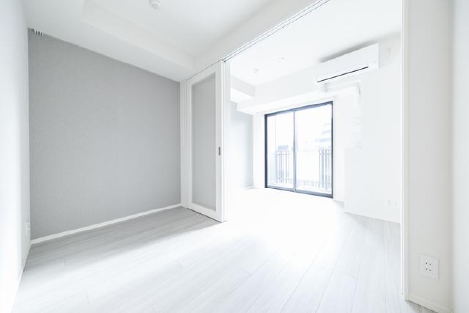 真っ白なお部屋は、ゴミが目立つ分、気になったらすぐに掃除を！と、掃除上手になるかも！
※写真は同タイプ住戸です。