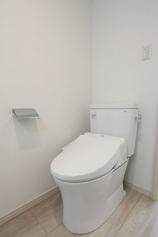 トイレ
ログ代々木　参考写真