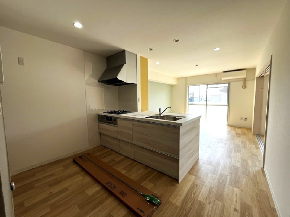※別部屋の写真です
広々としたキッチンが3口ガスコンロです
