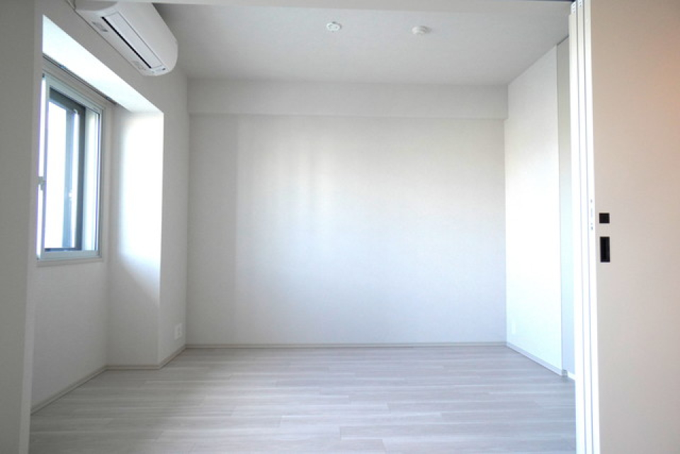 白いお部屋がオシャレですね♪※写真は同タイプ住戸です。