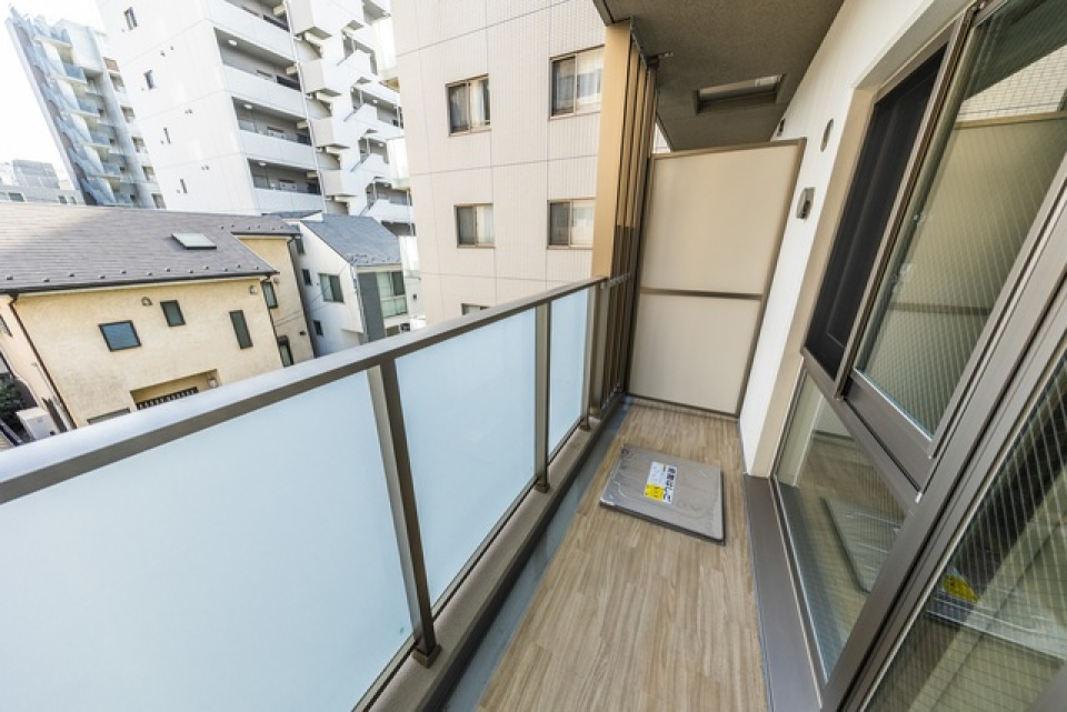 バルコニーに出た時の様子。※写真は同タイプ住戸です。