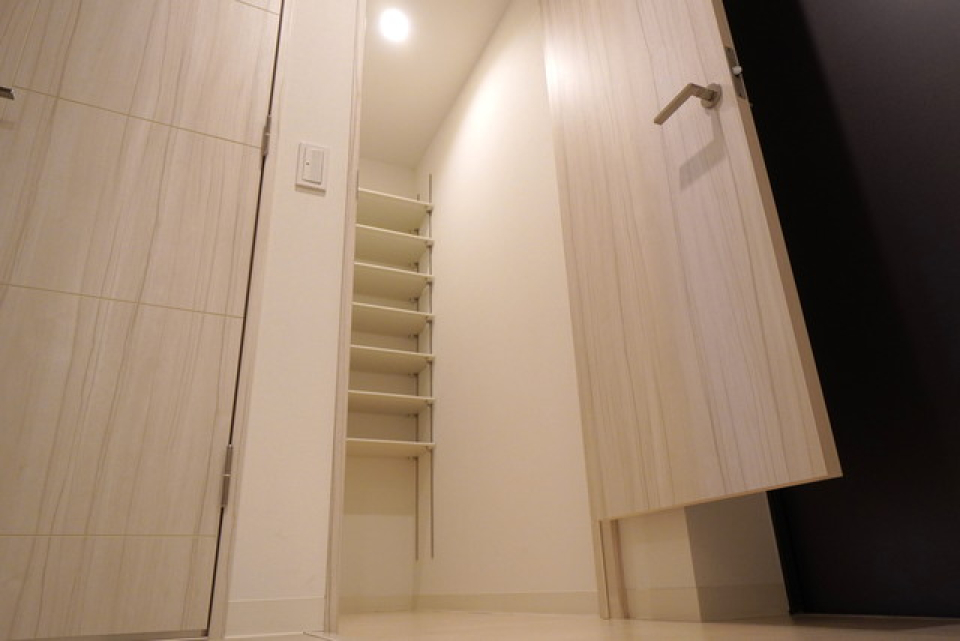窓からの光りを存分に取り入れて、爽やかな日々をお送り下さい！
※写真は同タイプ住戸です。