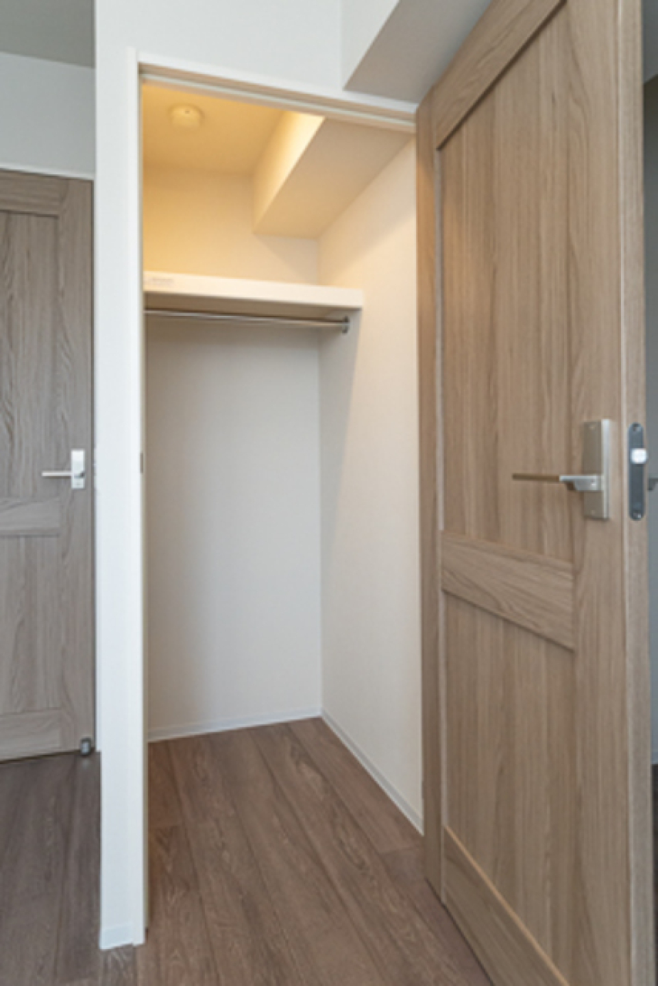 ウォークしてイン出来るタイプのクローゼットです。
※写真は同タイプ住戸です。