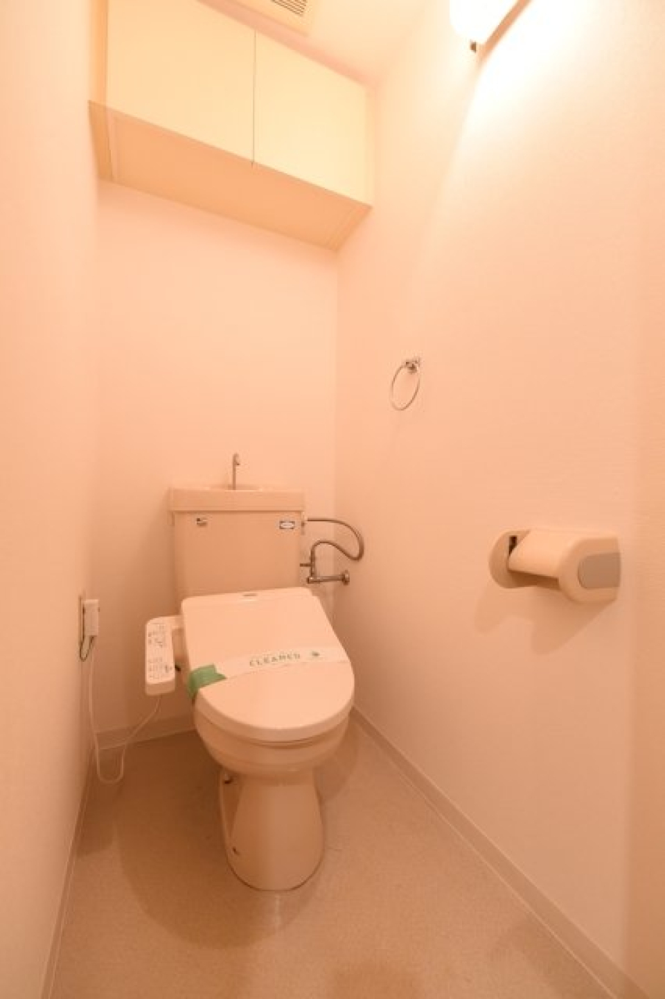 え、トイレの上にも収納棚！？助かります！