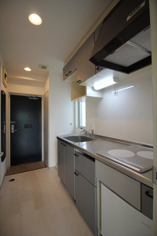 キッチンも、作業スペースがあるので、お料理がはかどります！
同物件・別部屋画像【左右反転】